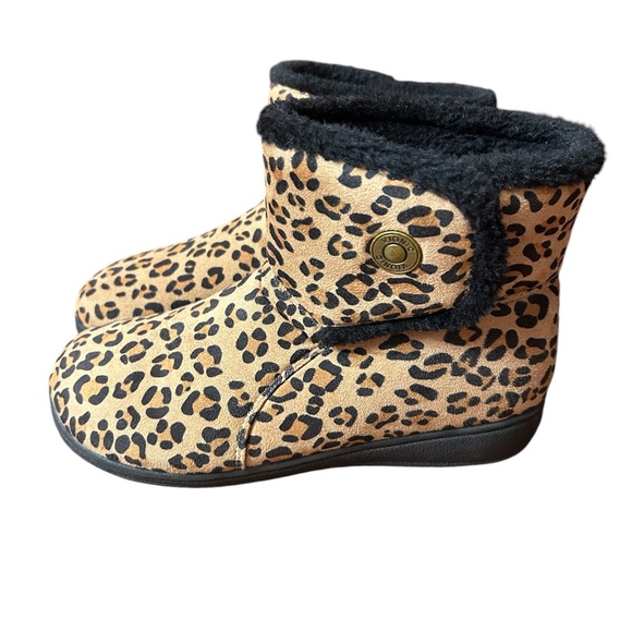 VIONIC Orthaheel  Boots Vanah Leopard Animal Print Size 6 Womens - Picture 11 of 12